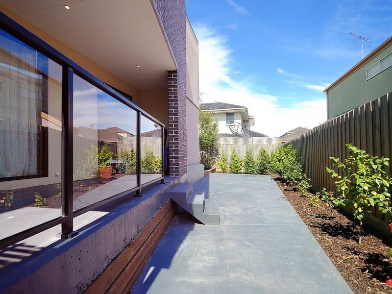 11/1324-1328 Centre Road, Clayton South VIC 3169