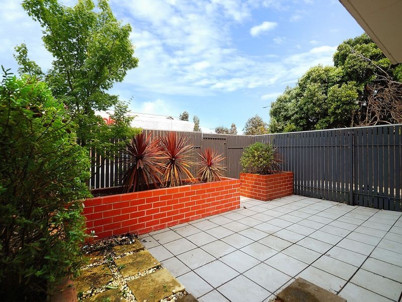8/28 Burton Avenue, Clayton VIC 3168