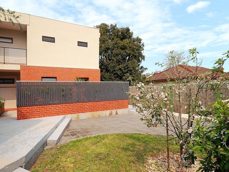 8/28 Burton Avenue, Clayton VIC 3168