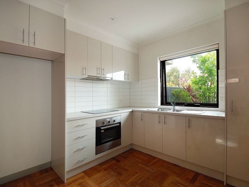 8/28 Burton Avenue, Clayton VIC 3168