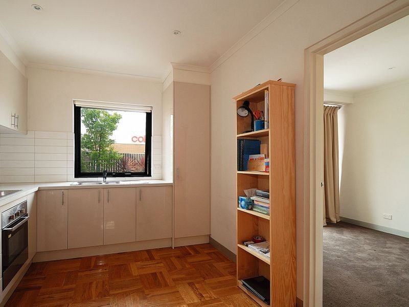 8/28 Burton Avenue, Clayton VIC 3168