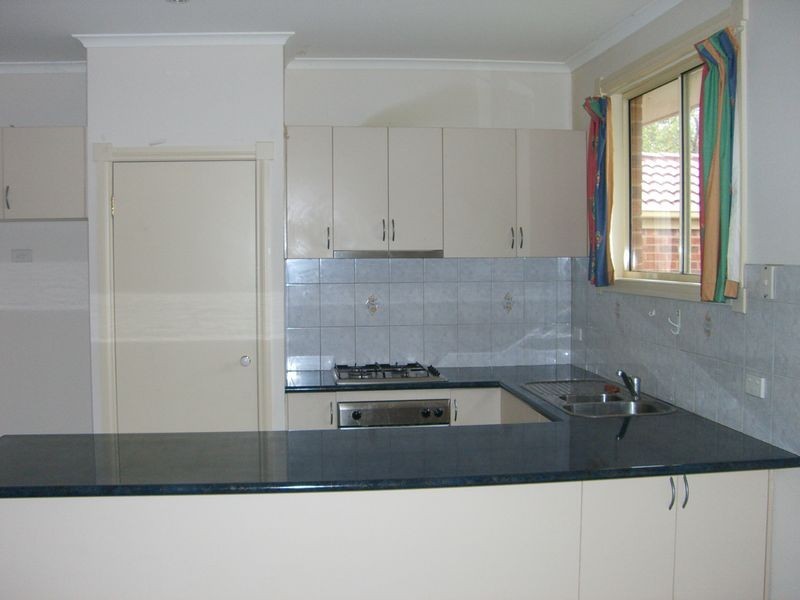 2/11 Stockdale Avenue, Clayton VIC 3168