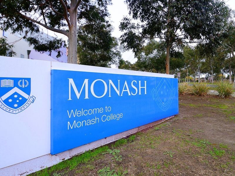 124 Clayton Road, Clayton VIC 3168