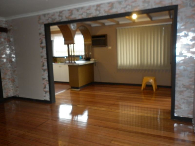 33 Monash Crescent, Clayton South VIC 3169