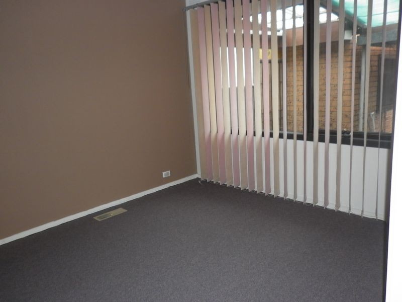 33 Monash Crescent, Clayton South VIC 3169