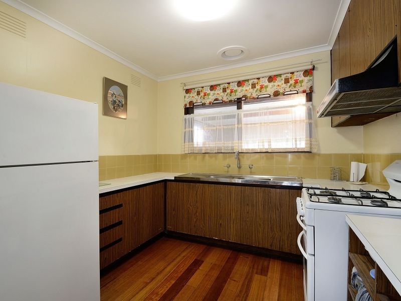7 Enngonia Crescent, Clayton South VIC 3169