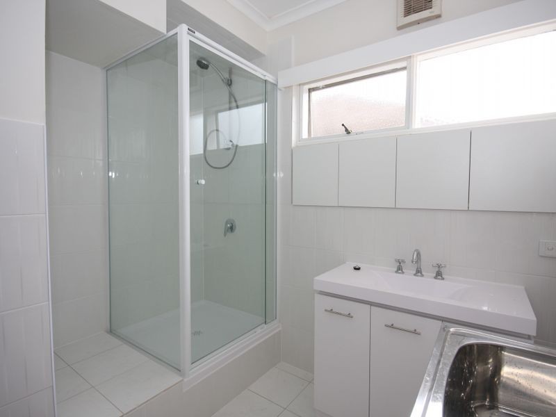 2/4 Manatunga Street, Clayton VIC 3168