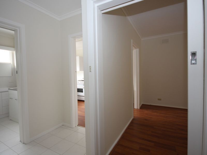 2/4 Manatunga Street, Clayton VIC 3168