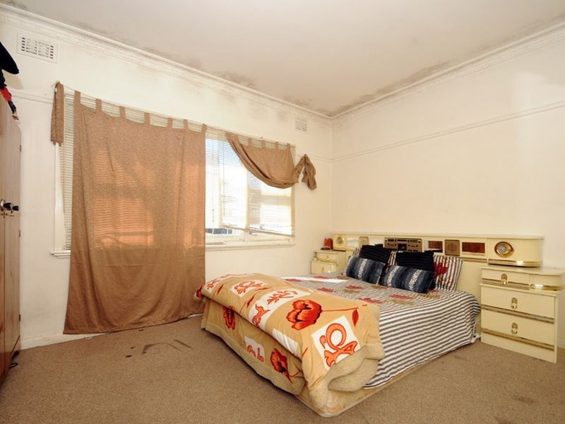 24 Browns Road, Clayton VIC 3168