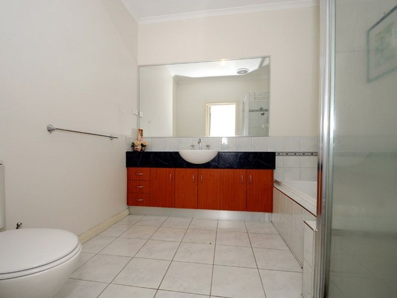 4/15-17 Springs Road, Clayton South VIC 3169