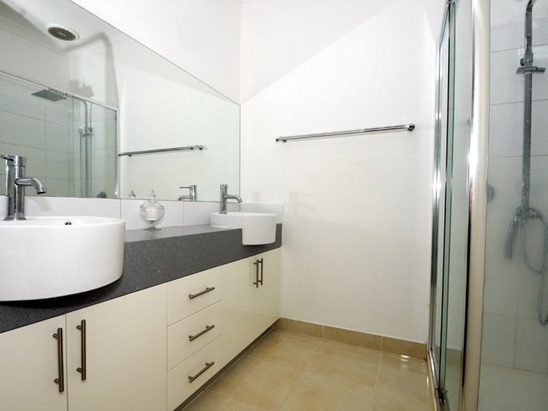 2/14 Wordsworth Avenue, Clayton South VIC 3169