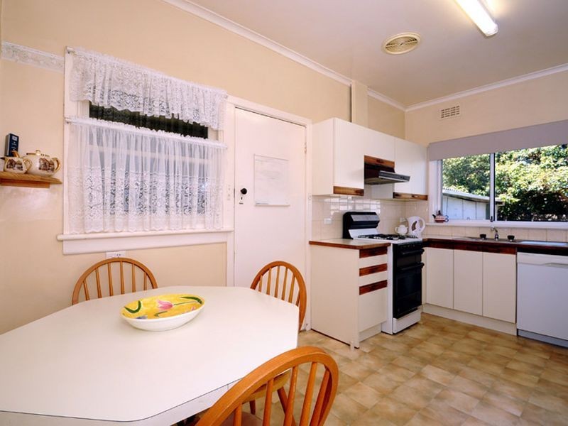 2 Vivian Court, Oakleigh South VIC 3167