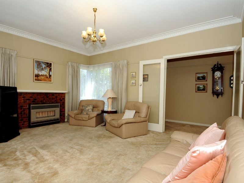 2 Vivian Court, Oakleigh South VIC 3167