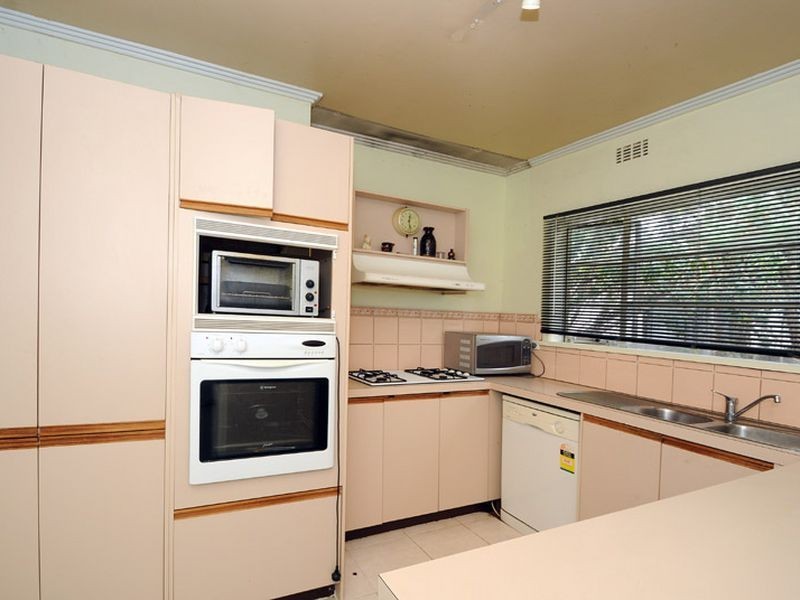 20 Frank Avenue, Clayton South VIC 3169