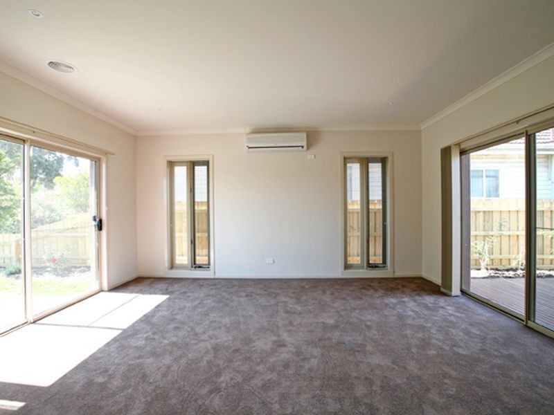 1/24 Madeleine Road, Clayton VIC 3168
