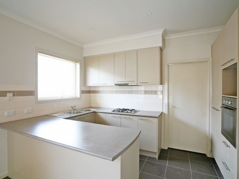 1/24 Madeleine Road, Clayton VIC 3168