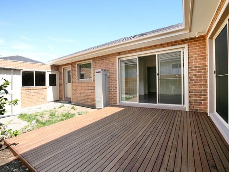 1/24 Madeleine Road, Clayton VIC 3168
