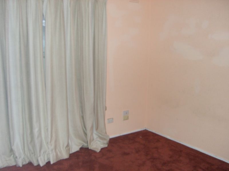 1 Bushland Avenue, Clayton South VIC 3169