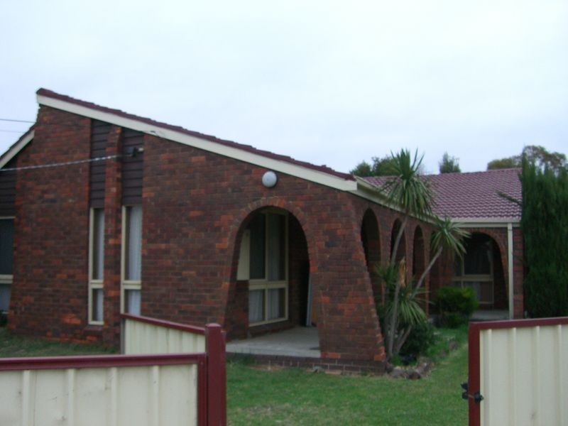 1 Bushland Avenue, Clayton South VIC 3169