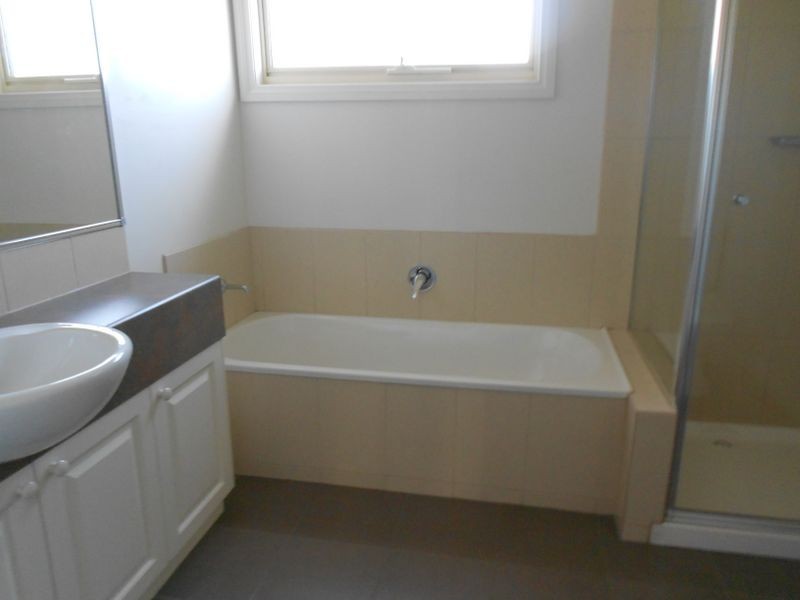 2/1372 Dandenong Road, Hughesdale VIC 3166