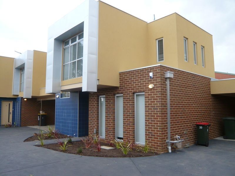 2/20 Bettina Street, Clayton VIC 3168