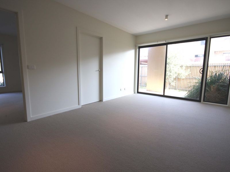 22/1 Greenfield Drive, Clayton VIC 3168