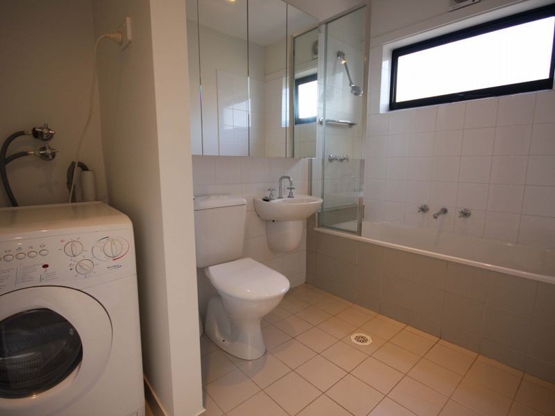 22/1 Greenfield Drive, Clayton VIC 3168