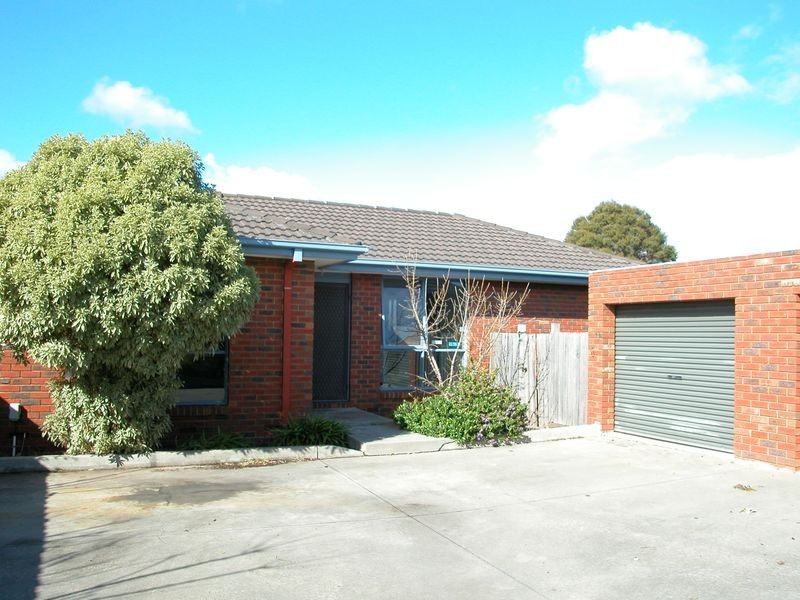 2B Bevan Avenue, Clayton South VIC 3169