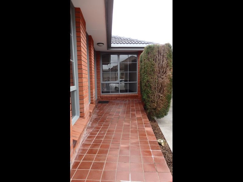 2/66 Edinburgh Street, Clayton VIC 3168