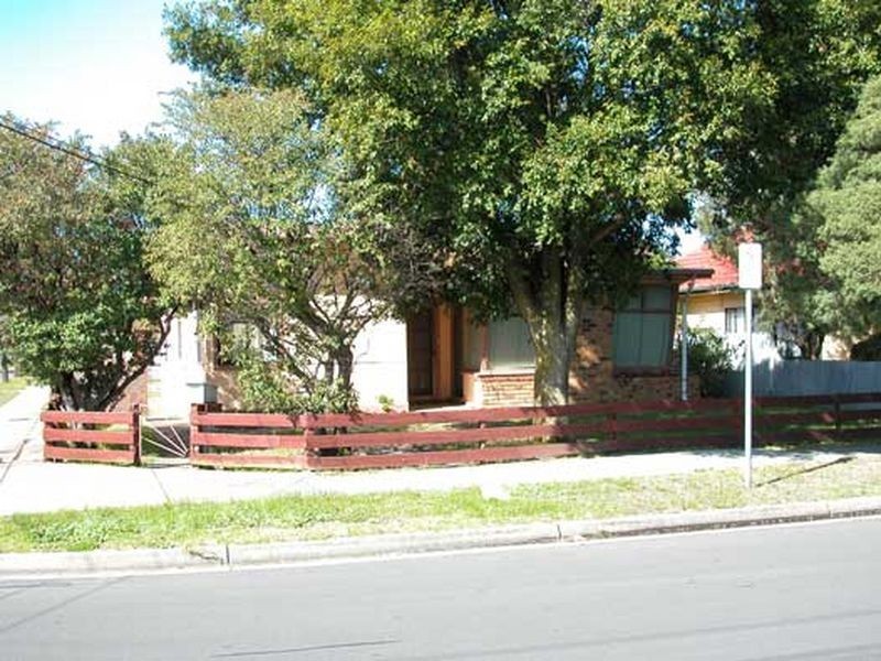 12 Knight Street, Clayton VIC 3168