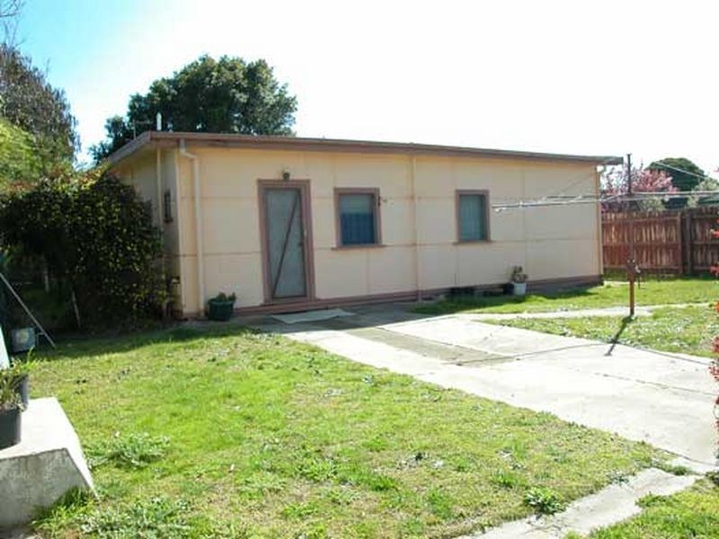 12 Knight Street, Clayton VIC 3168