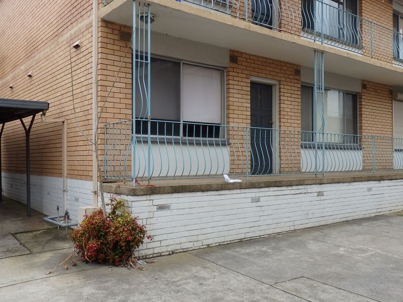 9/1927 Dandenong Road, Clayton VIC 3168