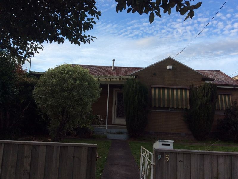 5 Rayhur Street, Clayton South VIC 3169