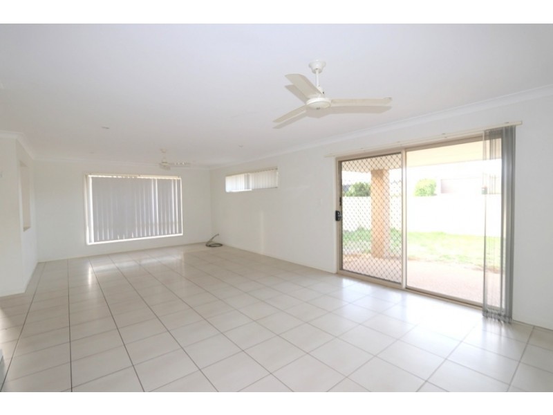 21 Scenic Drive, Emerald QLD 4720