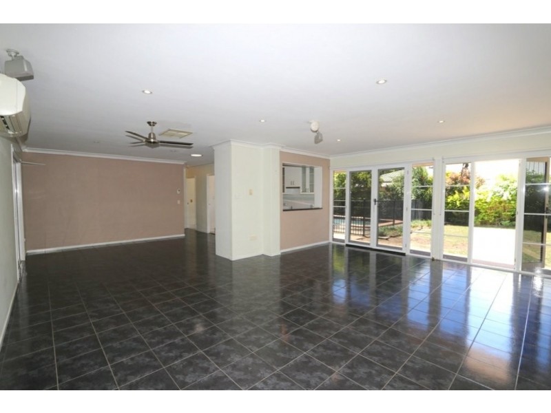9 Rivoli Place, Emerald QLD 4720