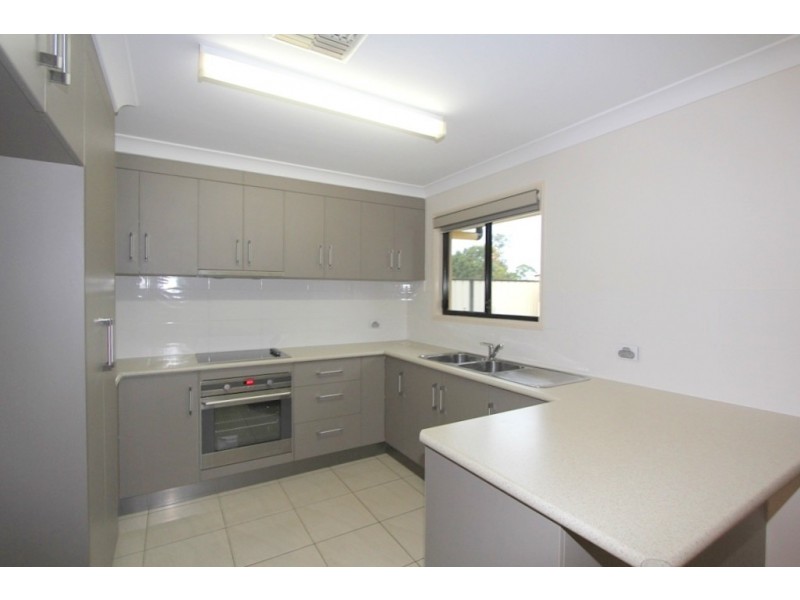 2/19 Louisa Court, Emerald QLD 4720
