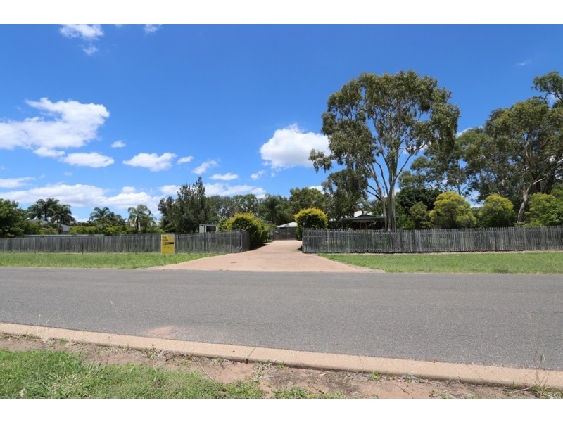 6 Oxley Court, Emerald QLD 4720