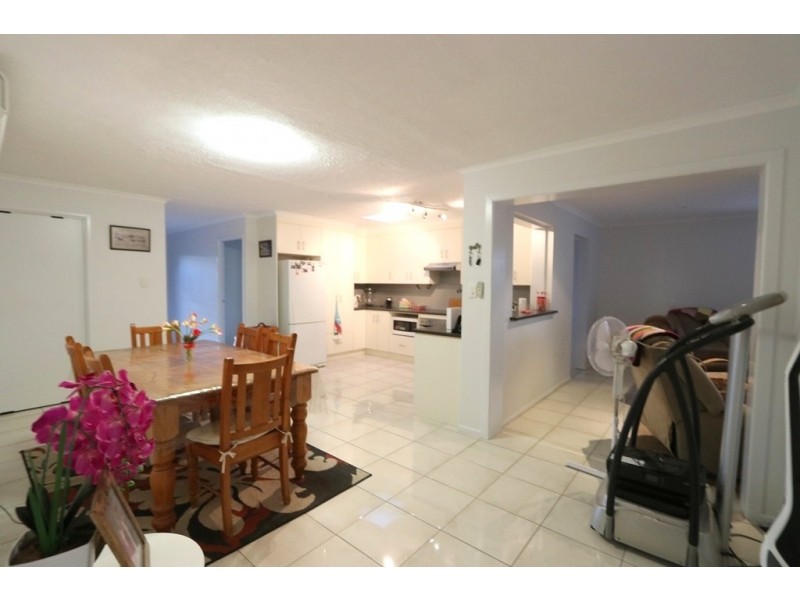 6 Oxley Court, Emerald QLD 4720