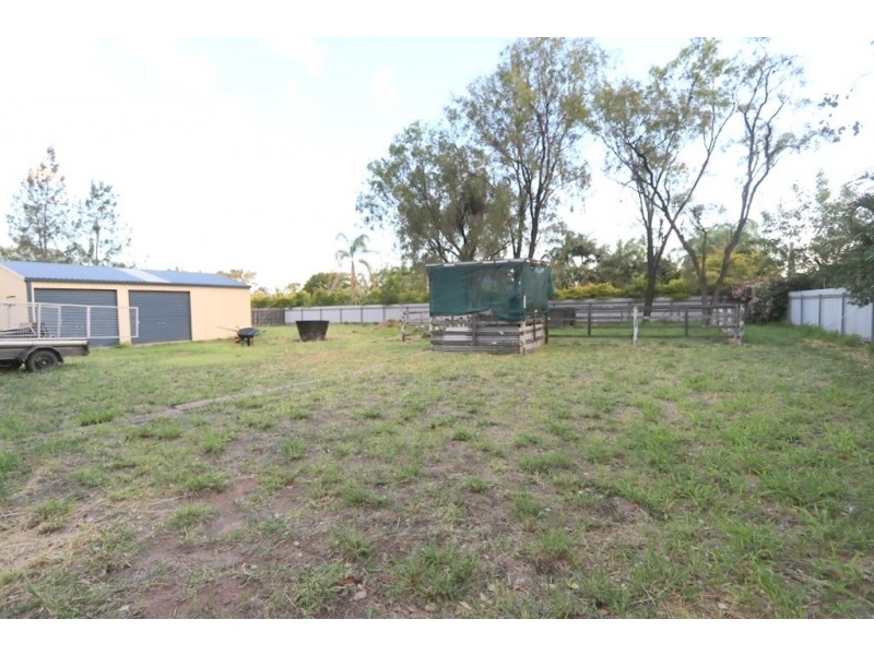 6 Oxley Court, Emerald QLD 4720