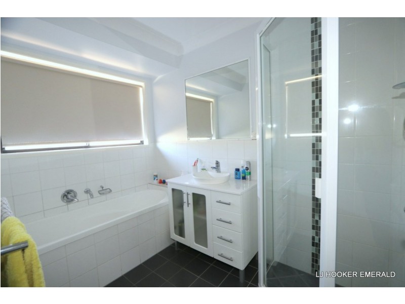 1 Siobhan Court, Emerald QLD 4720