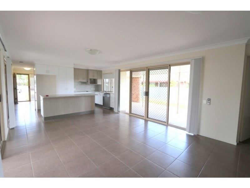 7 Spring Grove, Emerald QLD 4720