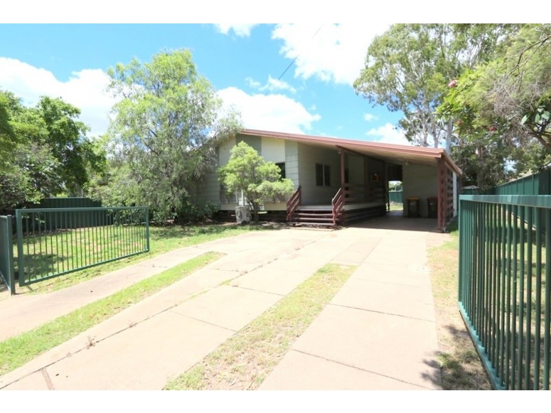 30 Harris St, Emerald QLD 4720