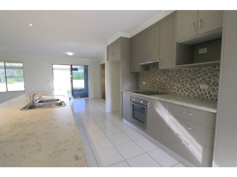 9 Blue Gums Drive, Emerald QLD 4720