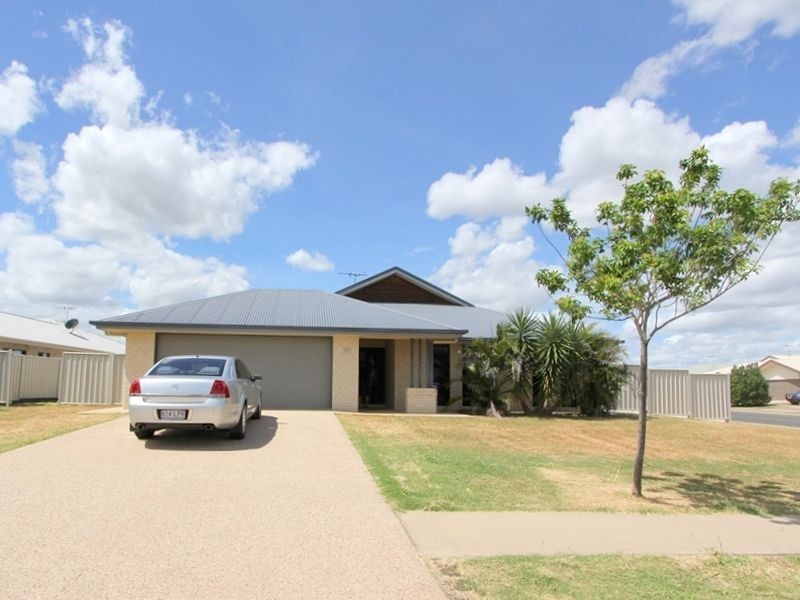 30 Mayfair Drive, Emerald QLD 4720