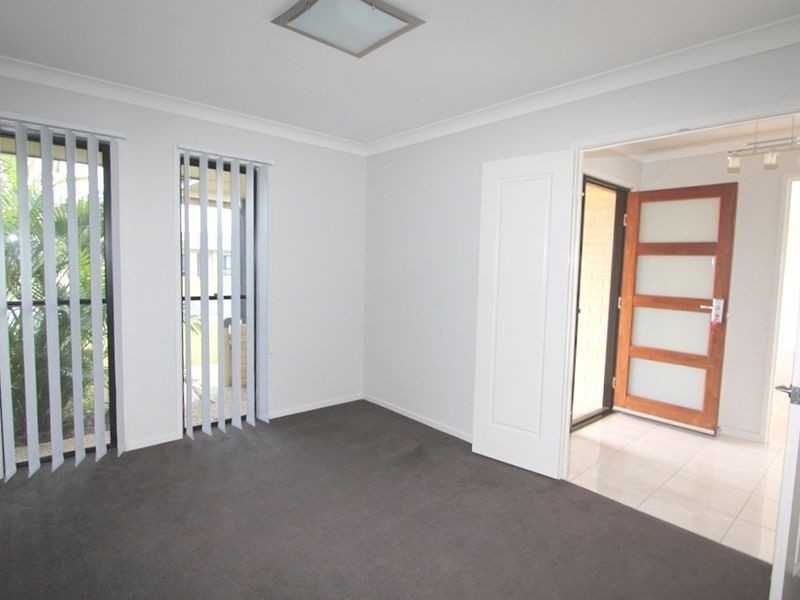 30 Mayfair Drive, Emerald QLD 4720