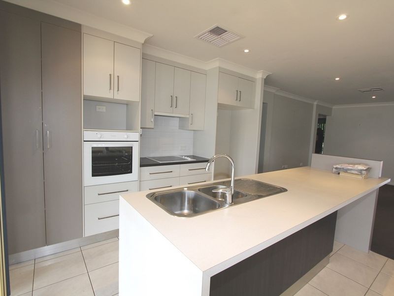 30 Mayfair Drive, Emerald QLD 4720