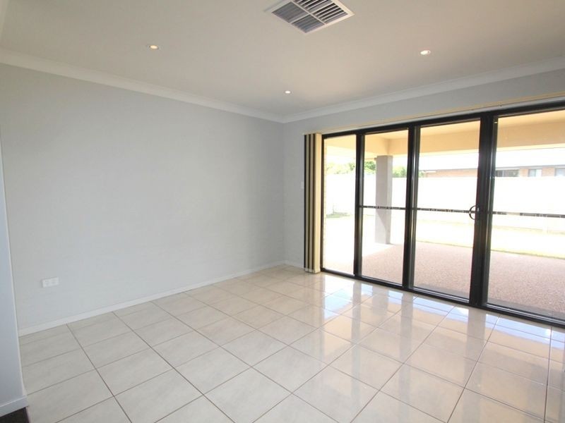 30 Mayfair Drive, Emerald QLD 4720