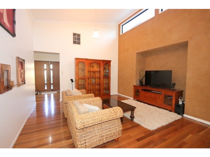 4A Crinum Crescent, Emerald QLD 4720