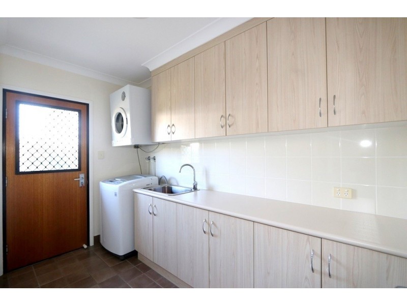 4A Crinum Crescent, Emerald QLD 4720