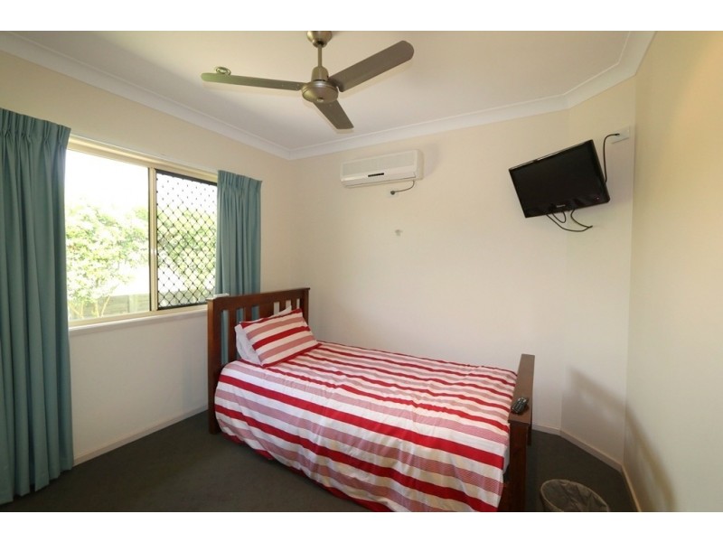 25-27 Mooney Crescent, Emerald QLD 4720